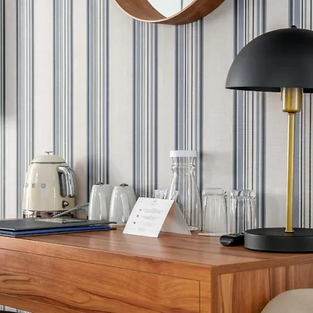 Platinum Adults Apartament